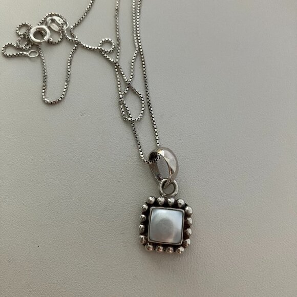 Mother of Pearl 925 Sterling Silver Pendant & Chain 17” - Picture 1 of 4